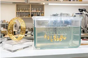 硬金与电铸工艺说明：空心首饰成型与壁厚判读
